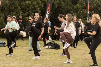 La energía de los profes de SportClub puso a todos en movimiento.