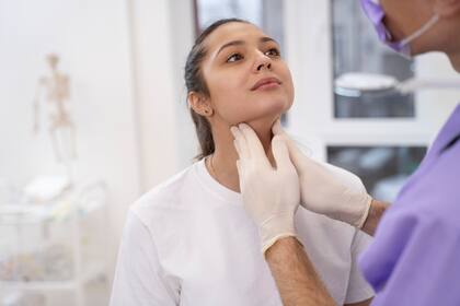 La enfermedad de la tiroides puede requerir tratamiento de por vida, pero con un diagnóstico y manejo adecuados se puede llevar una vida saludable y plena