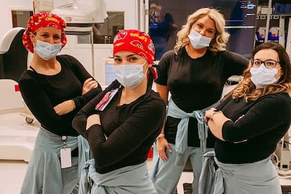 La enfermera Kala de Missouri y sus compañeras comparten videos divertidos en Tik Tok en plena pandemia de coronavirus