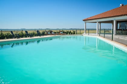 La enorme pileta de La Sistina, aliada de los días de calor.