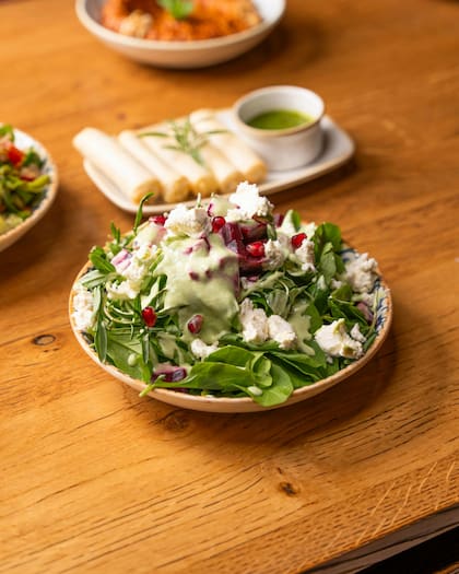 La ensalada Waldorf es ideal para acompañar con carne fría (Foto ilustrativa)