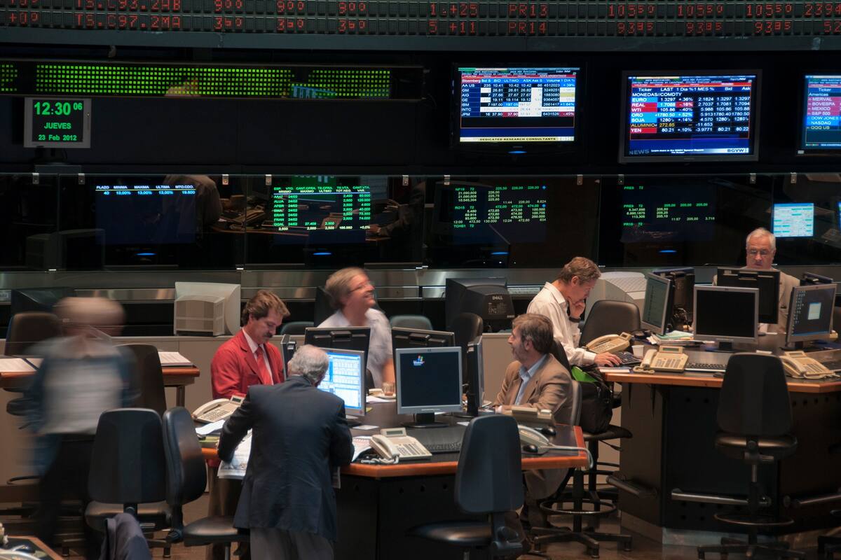 La entidad, que cumple 166 años de vida, está donando un millón y medio de pesos en insumos a los hospitales Argerich, Fernández y de Clínicas.