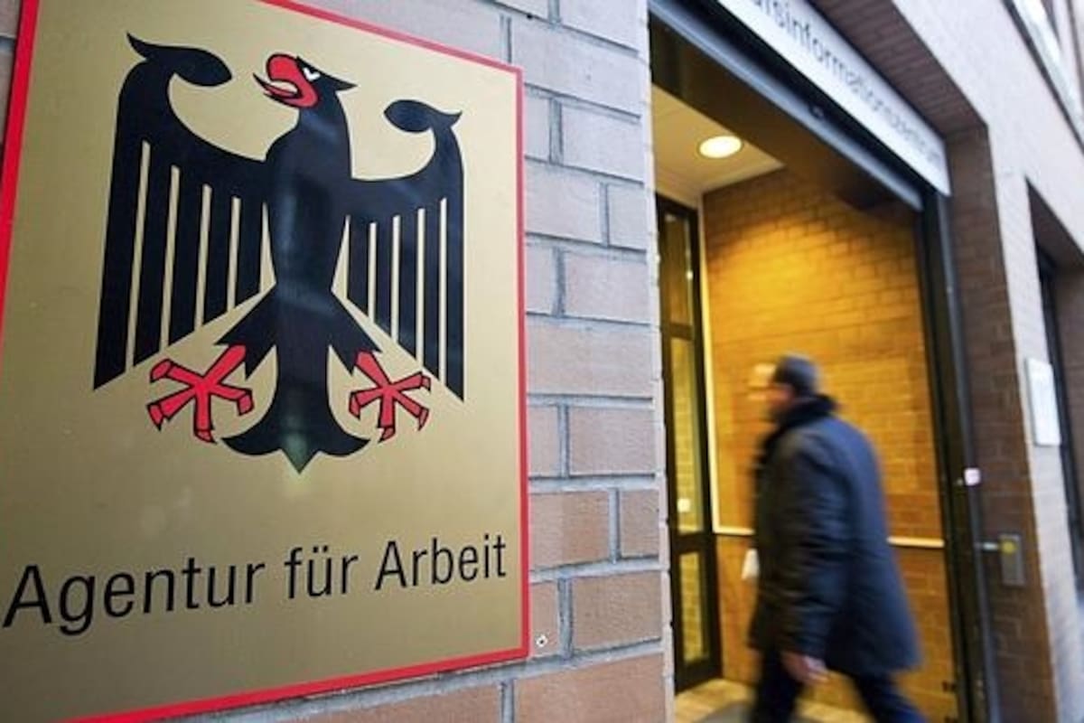 La entrada a la oficina de empleo alemana en Hannover, Alemania