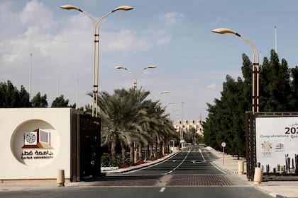 La entrada a la Universidad de Qatar, complejo donde concentrará la selección argentina