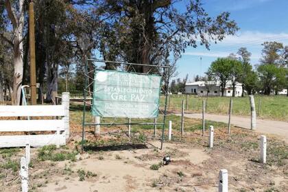 La entrada al campo militar en Ordóñez, Córdoba