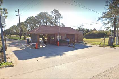 La entrada al Club de Campo El Paso, en Santo Tomé