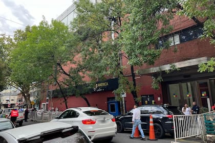 La entrada del canal permanece vallada desde este mediodía