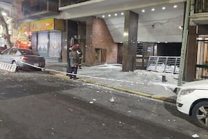 La entrada del edificio que tuvo que ser evacuado.