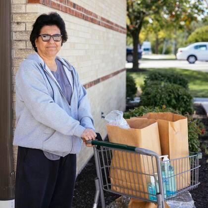 La entrega de alimentos gratis en Chicago se realiza sin distinción de raza, estatus migratorio y otros factores (Banco de Alimentos de Chicago)