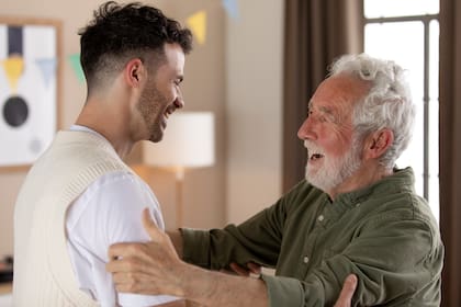 La entrega de objetos personales puede fortalecer los vínculos entre distintas generaciones (Foto: Freepik)