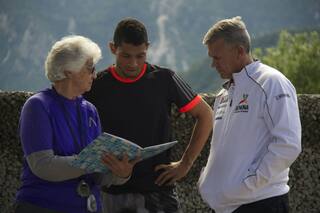 Botha, la historia de la mujer de 76 años elegida como la entrenadora de 2017