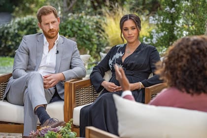 La entrevista con su vecina, Oprah Winfrey inició una grave crisis con la Familia Real