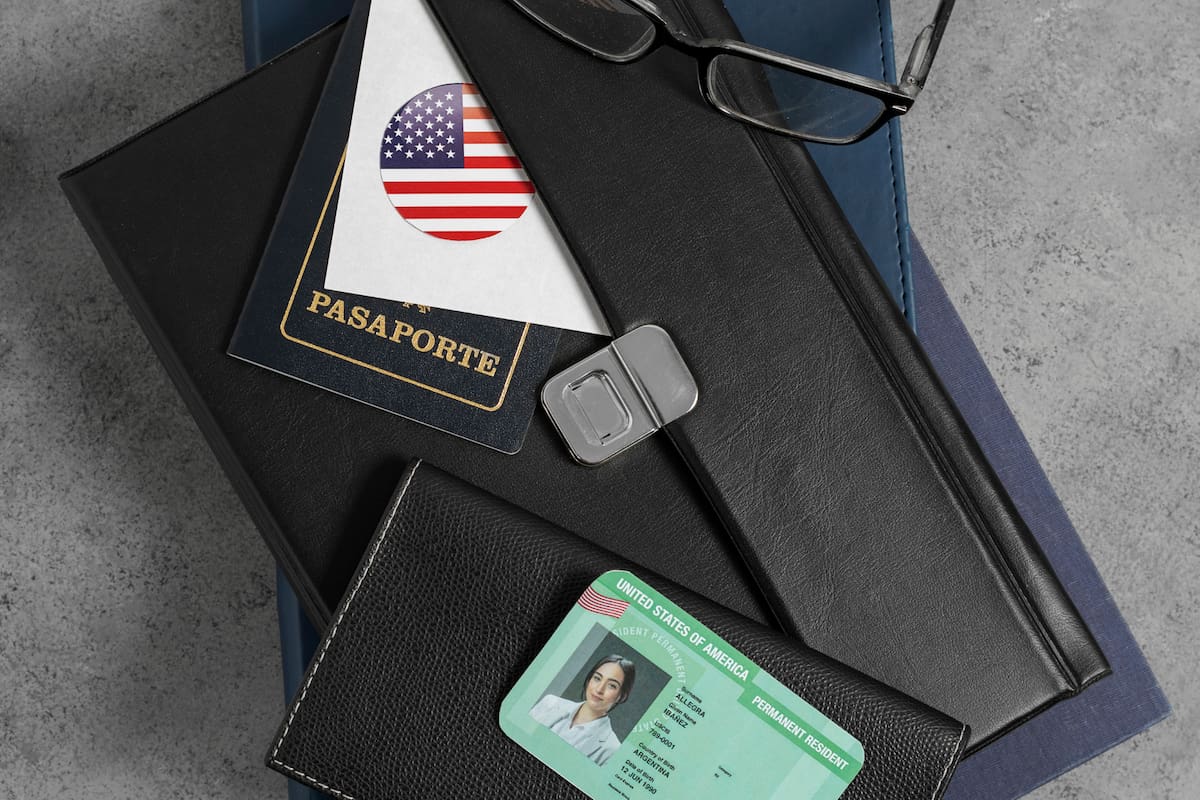 La entrevista consular es uno de los pasos más decisivos en la solicitud de visa de prometido; allí se evalúa la autenticidad del vínculo y se define el ingreso legal al país