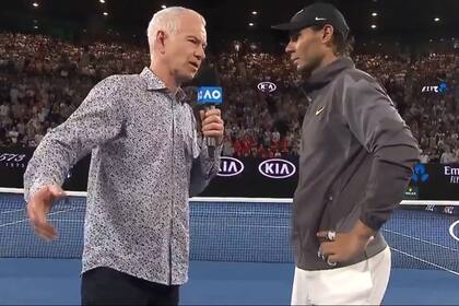 La entrevista de McEnroe con Rafa Nadal luego de su triunfo ante el griego Tsitsipas