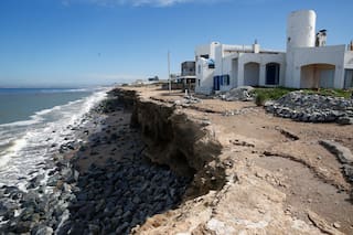 Se agrava la erosión en un paraíso natural y pone en riesgo balnearios y residencias