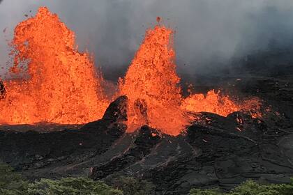 La erupción de lava en una de las fisuras del volcán Kilauea