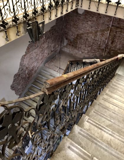 La escalera clausurada