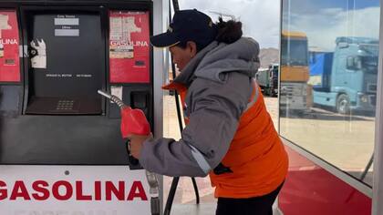 La escasez de combustible en Bolivia afecta el abastecimiento de las gasolineras
