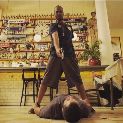 La escena de El Marginal que se grabó en el bistró francés "La Petanque"