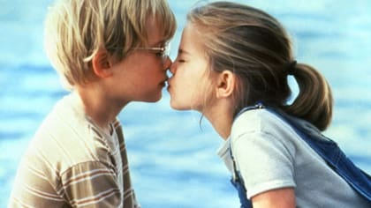 La escena del primer beso tuvo que ser repetida quince veces hasta que el director quedó conforme