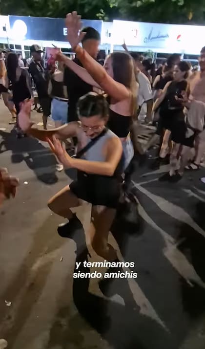 La escena terminó con ambas bailando juntas (Captura: Instagram @luucoconut)