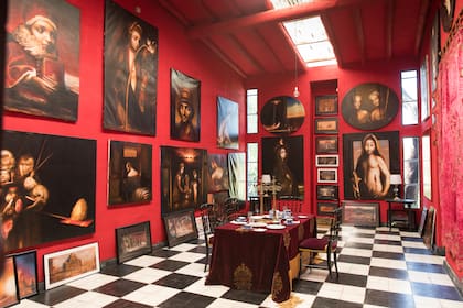 La escénica Estancia de la Cruz de Eugenio Zanetti. Nacido en Córdoba, eligió regresar a su provincia, donde se dedica a la pintura, una pasión que cultivó durante toda su vida.
