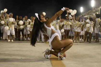 La escola de samba Beija Flor, en sus preparativos para el desfile en el Sambódromo