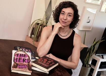 La escritora Andrea Bartz fue una de las que inició la demanda contra Anthropic