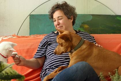 La escritora Gabriela Cabezón Cámara es finalista del premio Booker Prize internacional