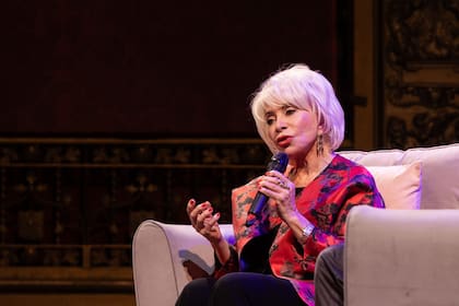 La escritora Isabel Allende presentó de su último libro "Mi nombre es Emilia del Valle" en el Teatro Cervantes. Buenos Aires, Argentina.