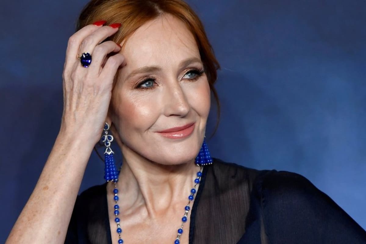 La escritora JK Rowling ha estado en medio del debate entre ciertos sectores del feminismo y la comunidad trans.