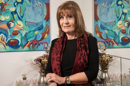 La escritora Silvia Plager respondió con humor e ironía las consultas de LA NACION