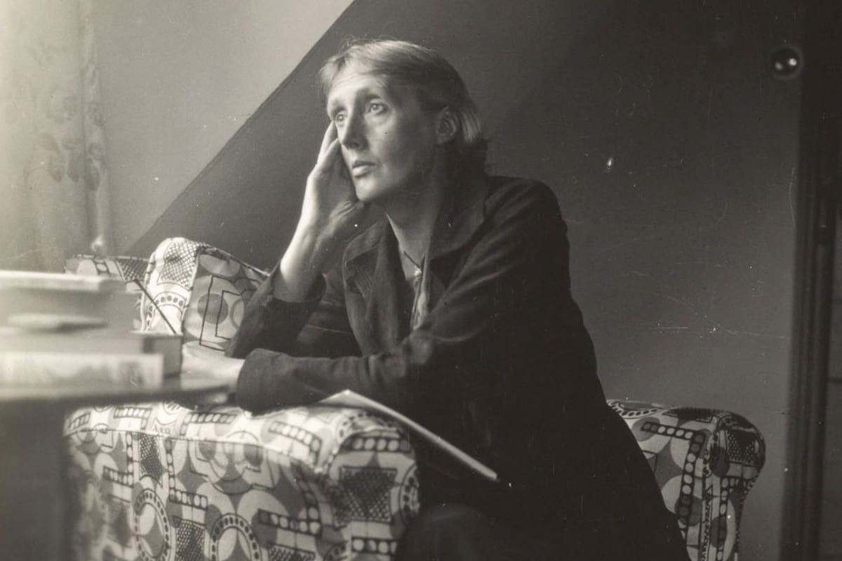 La escritora Virginia Woolf habló sobre la importancia de la alimentación en su escrito Una habitación propia (1929)