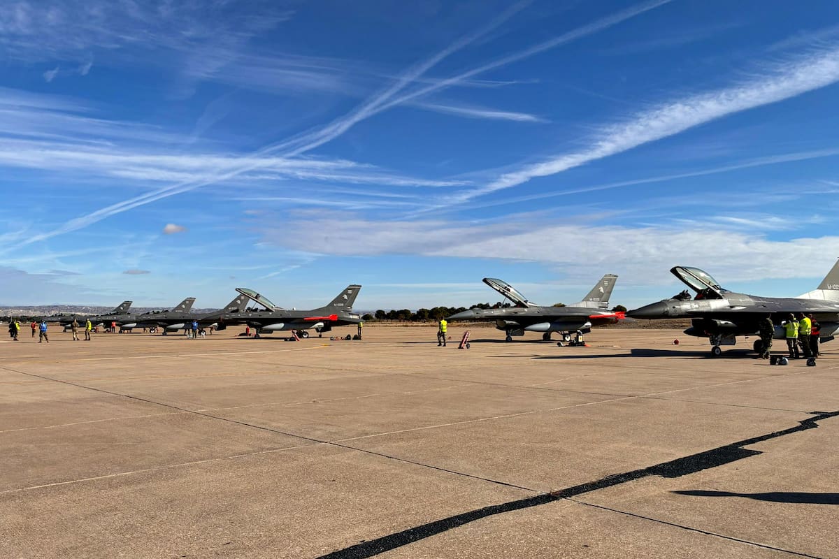 La escuadra de aviones de combate desplegará sus maniobras sobre el centro porteño antes de la ceremonia oficial