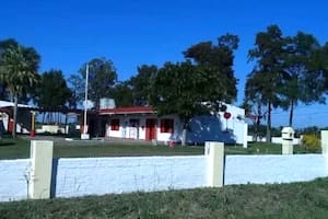 La “Escuela Albergue Conrado Nalé Roxlo N° 1211”, de Gato Colorado, casi 500 kilómetros al noroeste de la ciudad de Santa Fe, cerca del límite con Chaco y Santiago del Estero