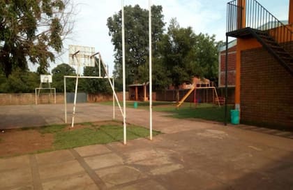 La escuela Crisol Universal abrió sus aulas en 2008 y cuenta con un área deportiva