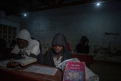La escuela es la única de las 17 de la zona que tiene electricidad