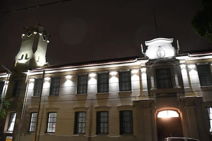 La escuela está situada en La Banda
