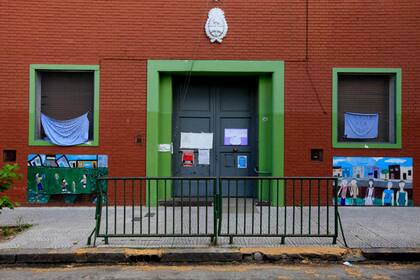 La Escuela N° 10 Octavio Pico, de Flores, cerrada para desinfección tras un caso de Covid-19