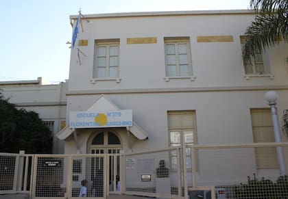La Escuela N° 379 Florentino Ameghino es la institución educativa más antigua de Sunchales, y es considerada Patrimonio Histórico de la ciudad.