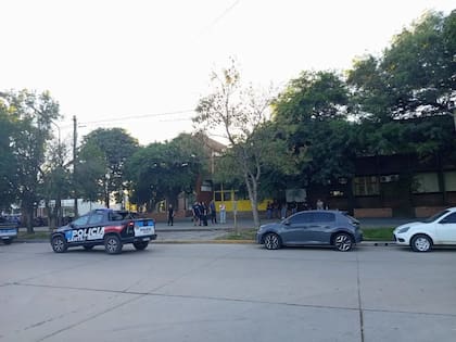 La escuela ocupa un lugar central porque allí se ven vínculos, cambios de conducta, aislamiento y señales que pueden pasar inadvertidas en otros ámbitos
