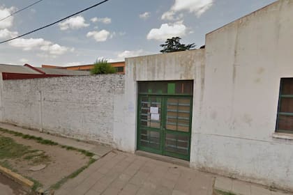 La Escuela Primaria N° 49 "Nicolás Avellaneda" sufrió un derrumbre tras una explosión y fallecieron la directora del establecimiento y una auxiliar