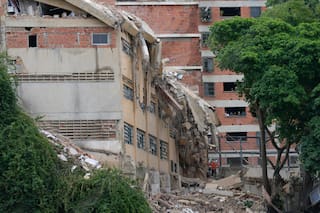 Linchamientos y carpas en la calle: la nueva convivencia de una Caracas golpeada por el doble terremoto