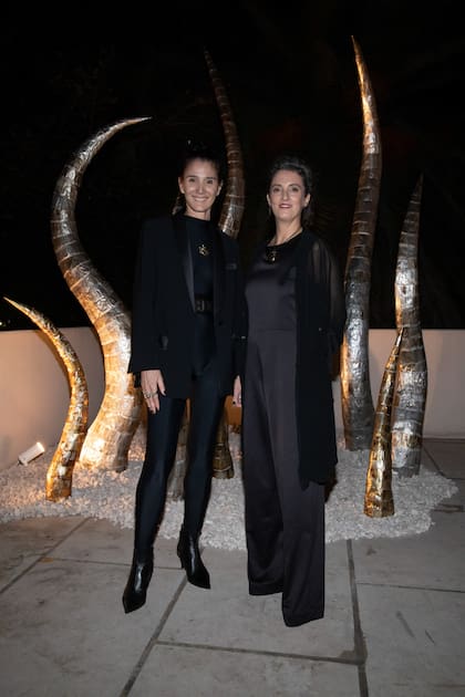 La escultora, Celina Saubidet, y la diseñadora industrial, Marina Molinelli Wells, en la inauguración de su muestra Memorias del Futuro