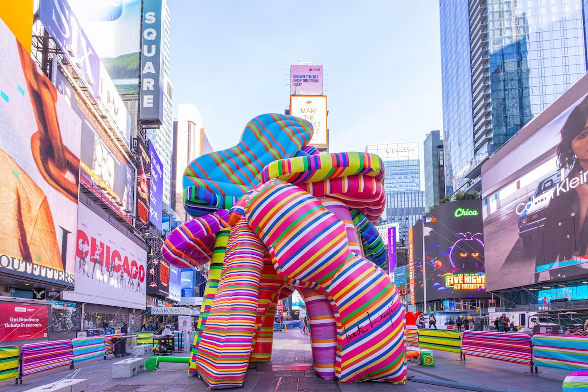 La Escultura de los sueños, de Marta Minujín, en Times Square en noviembre último