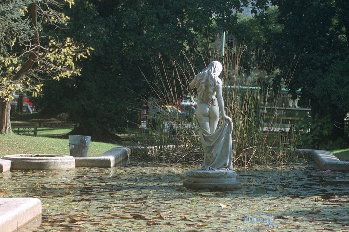 La escultura de mármol de Carrara tenía daños en varios sectores; estiman que volverá al paseo dentro de 30 días hábiles