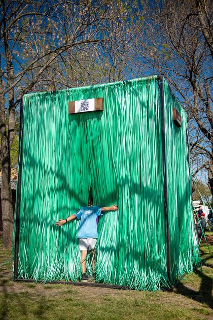 La escultura de Mónica Casella fue lo más buscados por los chicos.