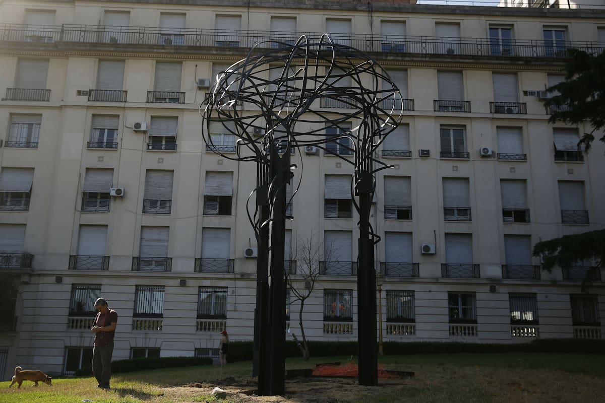 La escultura de Reinoso ya puede apreciarse en Recoleta