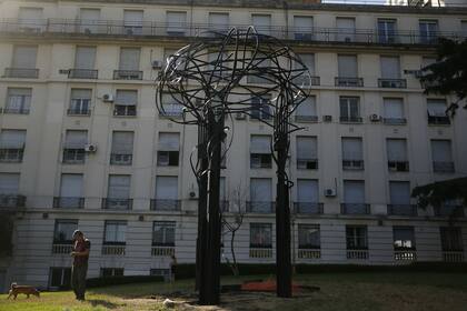 La escultura de Reinoso ya puede apreciarse en Recoleta
