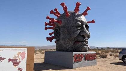 La escultura del artista radicado en Los Ángeles que muestra a Xi Jinping como una molécula de coronavirus.